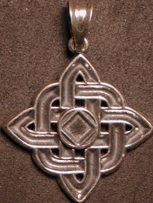 2091 NA Celtic Knot Service Symbol Square